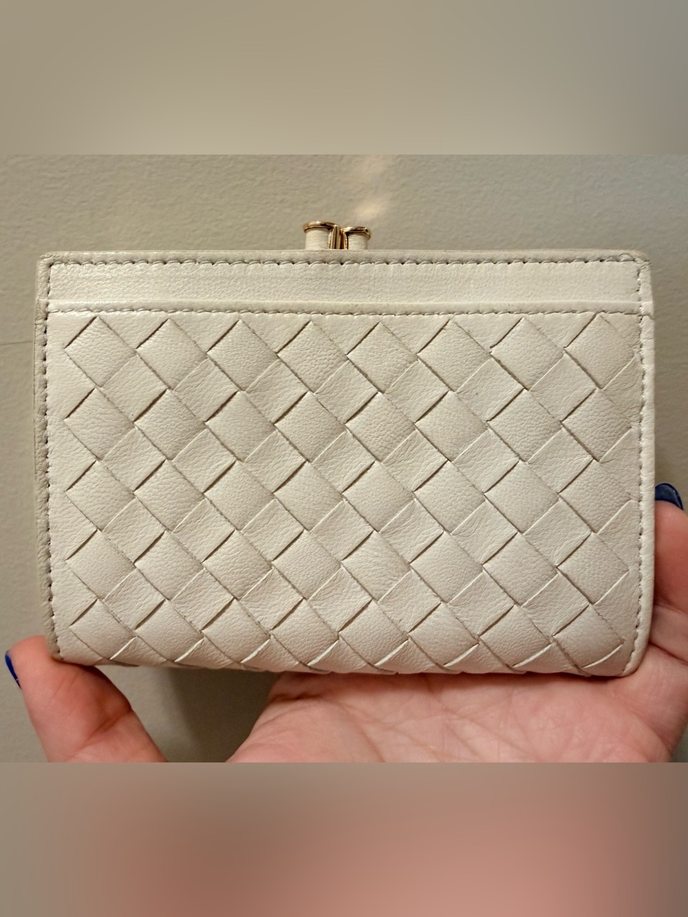 *Cute* Authentic Bottega Veneta - Compact Kiss-lock Wallet